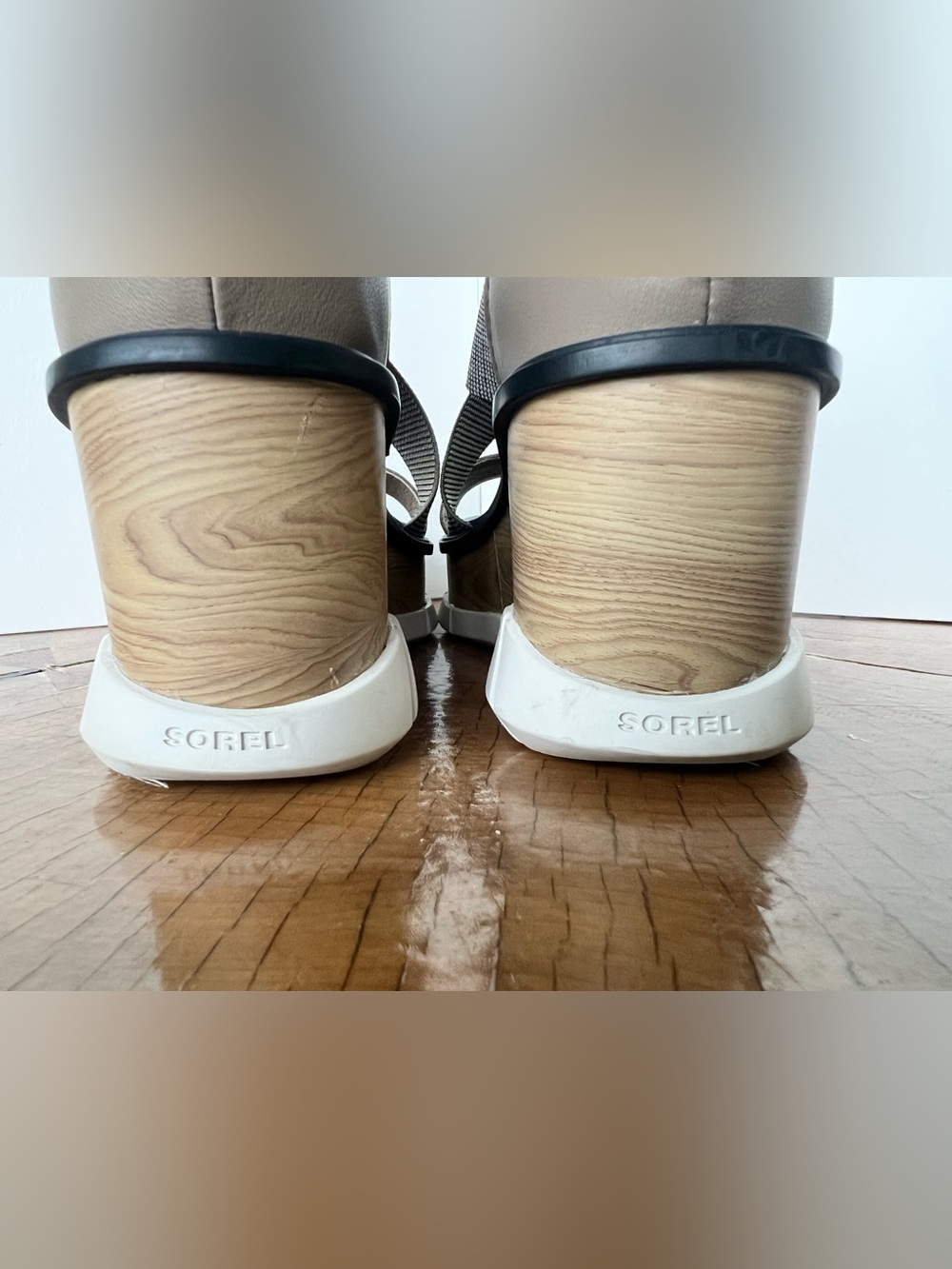 Sorel Joanie III Sport Strap - Omega Taupe, Gray & White - Woman’s Size 9 - Picture 4 of 8